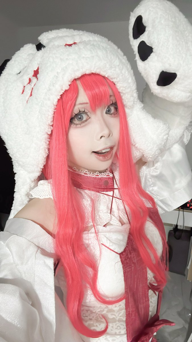 Resenri's tweet image. thanks for @HeyaHowYaDoin eho brought me the costume hope you guyss doing great