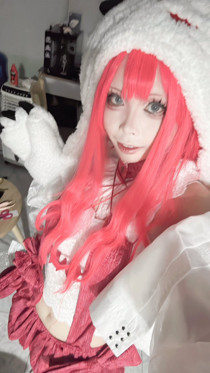 Resenri's tweet image. thanks for @HeyaHowYaDoin eho brought me the costume hope you guyss doing great
