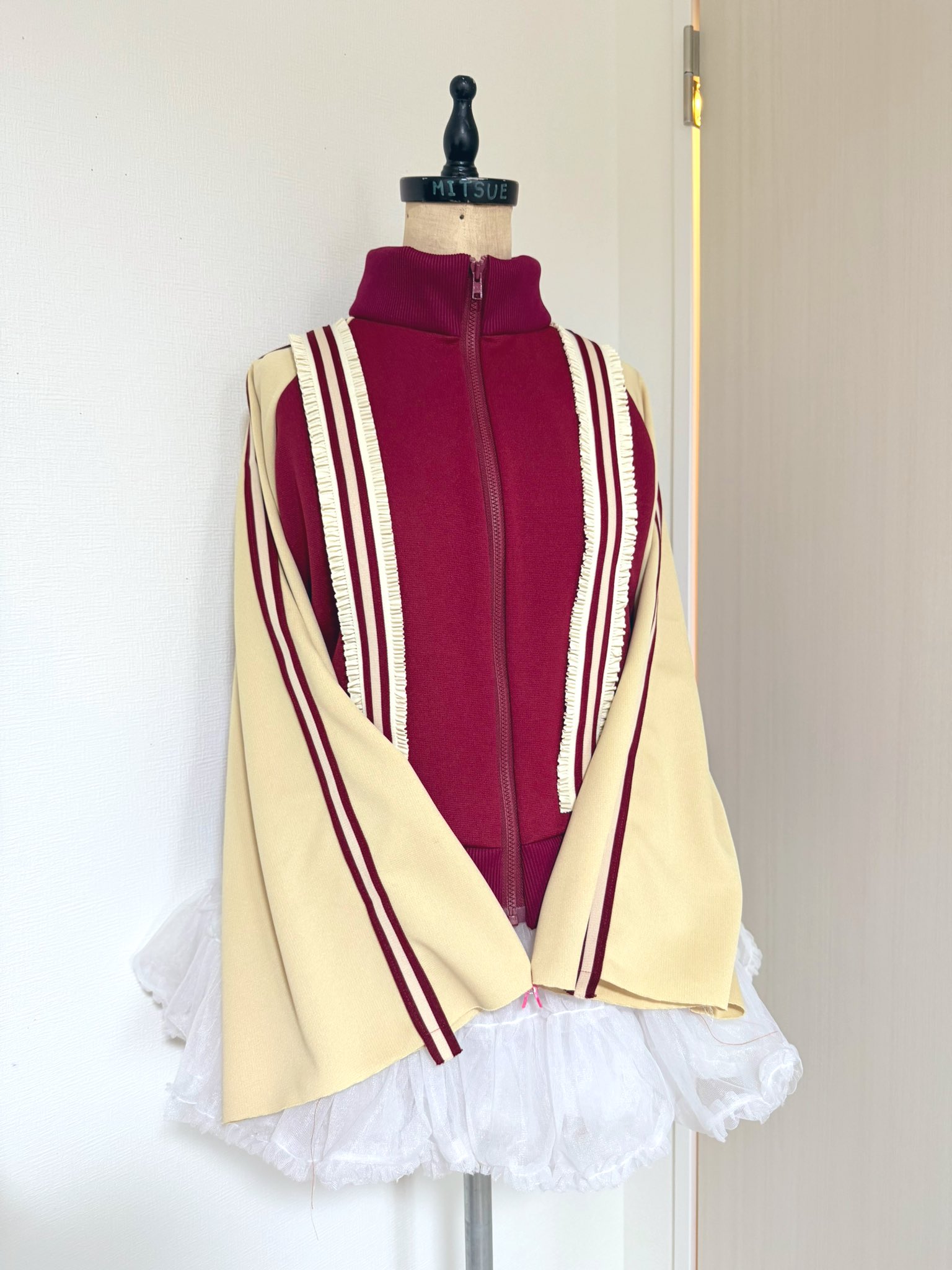 ✨せっちゃん✨ 美品✨カシニョール リトグラフ 『赤い花飾りの帽子』 bカシニョールのオリジナルリトグラフ 「赤い花飾りの帽子」