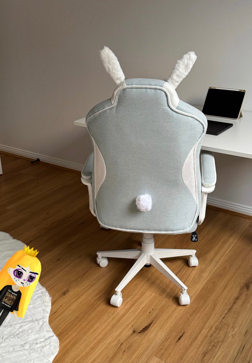 MiniBirkin's tweet image. How cute is my new chair 🐰