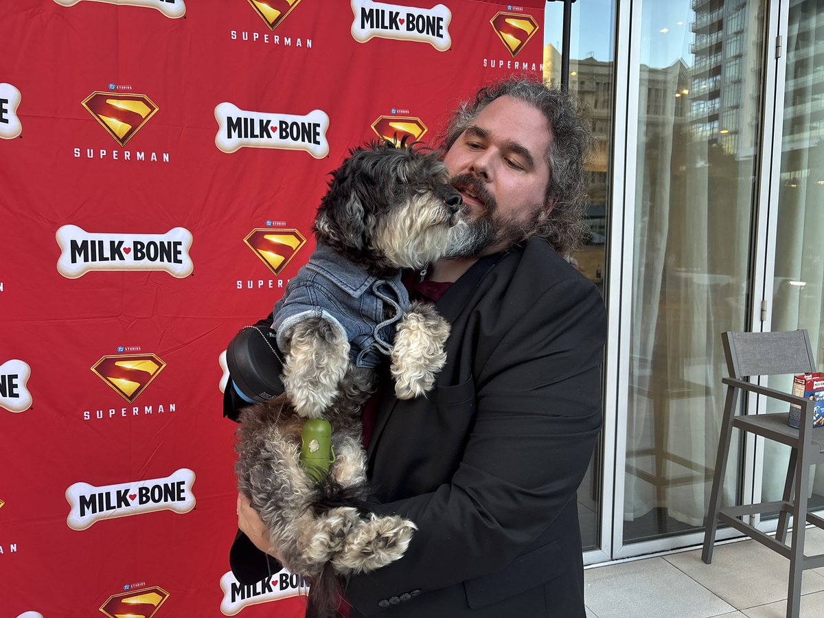 Wheeljack83's tweet image. Got to meet my friend @ReelJeffEwing ‘s furry little buddy Bark Kent tonight! Courtesy of tonight’s Superman with dogs screening at @RooftopCinema and presented by @MilkBone ! #SupermanMovie #Superman #Krypto