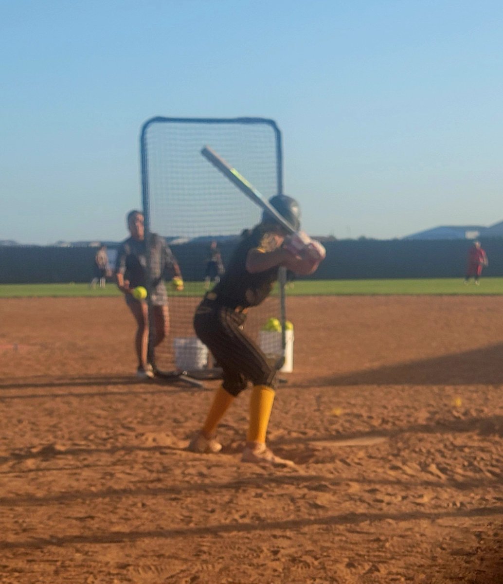 CeliaMarquez25's tweet image. Texas Elite Championship Tournament Day 1...✅️ Great first day with amazing Coaches and players! Our schedule tomorrow: F7 at 12:15pm, F9 at 4:25pm and F10 at 7:15pm! @SBRRetweets @LineDsoftball @ALLNJSoftball @CoastRecruitsSB @CAASoftballAdv @LL7NV @PrepSoftball #FastPitch