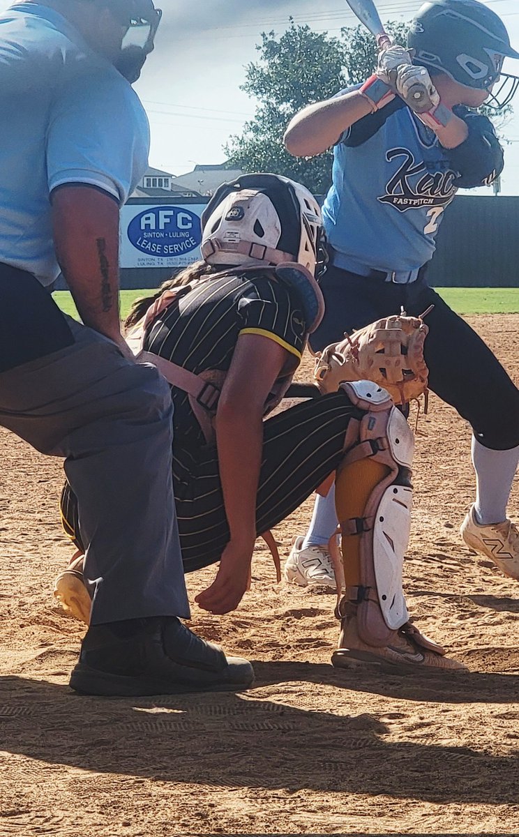 CeliaMarquez25's tweet image. Texas Elite Championship Tournament Day 1...✅️ Great first day with amazing Coaches and players! Our schedule tomorrow: F7 at 12:15pm, F9 at 4:25pm and F10 at 7:15pm! @SBRRetweets @LineDsoftball @ALLNJSoftball @CoastRecruitsSB @CAASoftballAdv @LL7NV @PrepSoftball #FastPitch