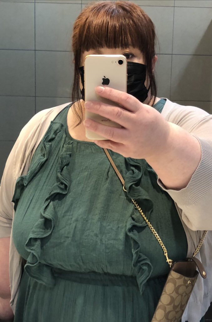 このワンピース👗
下手したら10年以上は着てるから元とれすぎとる✨

安くても長持ち✨

そんなあたいは、今日も病院🏥の付き添い💦
今日はいつも程暑くないから楽ちん✨