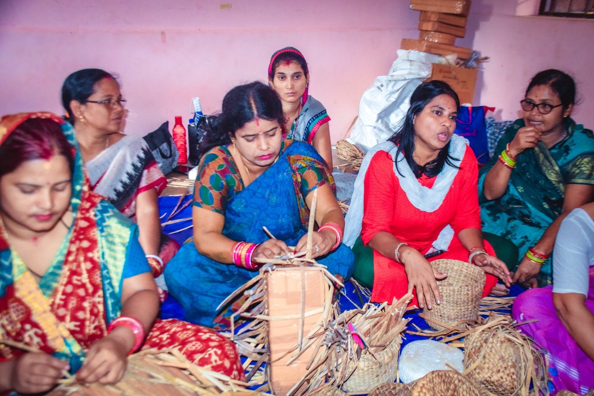 ICRISAT's tweet photo. Take a guess on what material these bags are made from?
--
--
--
This is from Water hyacinth handicraft unit established in Dorabanga village ,Odisha under the Odisha Livelihoods Mission –ICRISAT collaboration

On a recent field visit, Ms Mamata Barik, OAS(S) Joint Secretary; Mr Bibek Ranjan Behuria, DPM, SMMU, Department of @mission_shakti ; Dr Rohan Khopade from ICRISAT; Dr Chirag Desai from NAU Navsari; Mr Sangram Jena, BPM; and other OLM officials toured several rural livelihood enterprises in Khordha district established under the Odisha Livelihoods Mission (@DmmuOlm)  –ICRISAT collaboration.

Their first stop was the Banana Pseudostem Processing Unit in Balabhdrapur village, where the banana pseudostem is transformed into fiber, organic liquid fertilizer, and paper. They then visited the Water Hyacinth Handicraft Unit, where local self-help group members are trained to craft a variety of products from invasive water hyacinth. These initiatives are revitalizing water bodies, enhancing community livelihoods, and strengthening the local ecosystem.