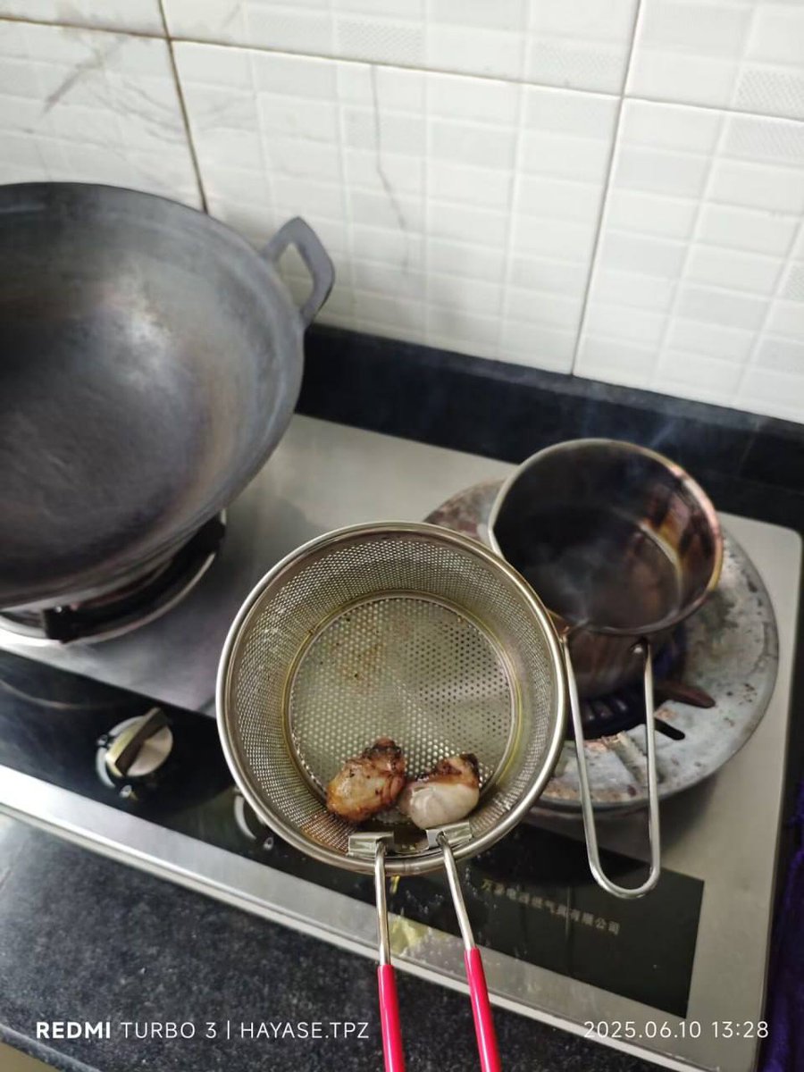 Omelette 🍳🍳 
#castration #balls #阉割 #人鞭 #meaty #testicles