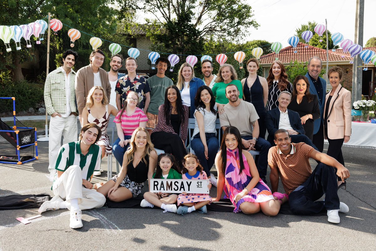 MichaelAdamsUk's tweet image. Sorry to kick off the day with this really sad update.
The end of an era as #Neighbours wraps filming after 40 years 💔
Some beautiful quotes from the majority of the cast here and some reflection from myself 👉 metro.co.uk/2025/07/11/end…