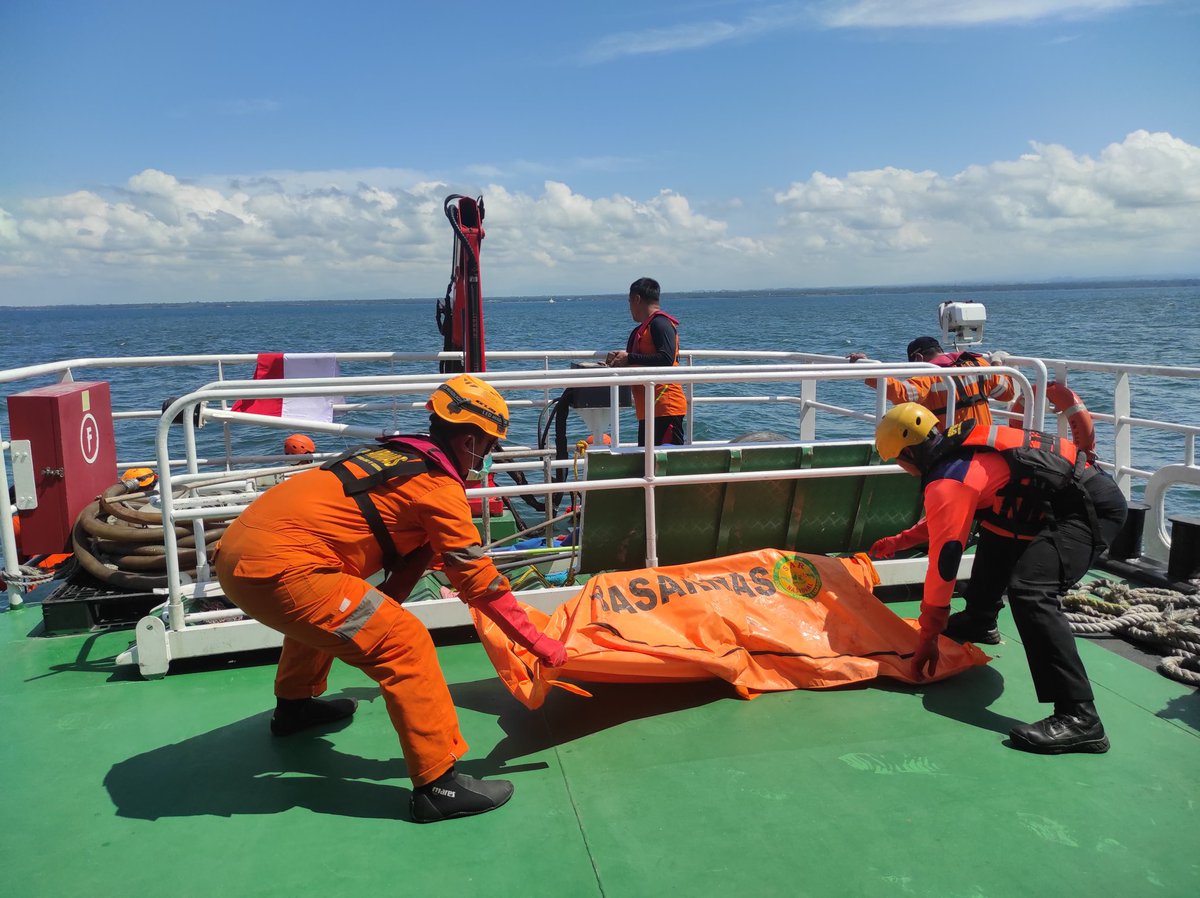 Tim KN SAR 249 Permadi menemukan 1 jenazah diduga korban tenggelamnya KMP Tunu Pratama Jaya (korban ke-47) di perairan Blimbingsari, Banyuwangi, sekitar pukul 11.19 WIB. Jenazah dievakuasi ke darat melalui pantai Boom, selanjutnya dibawa ke RSUD Blambangan untuk diidentifikasi.