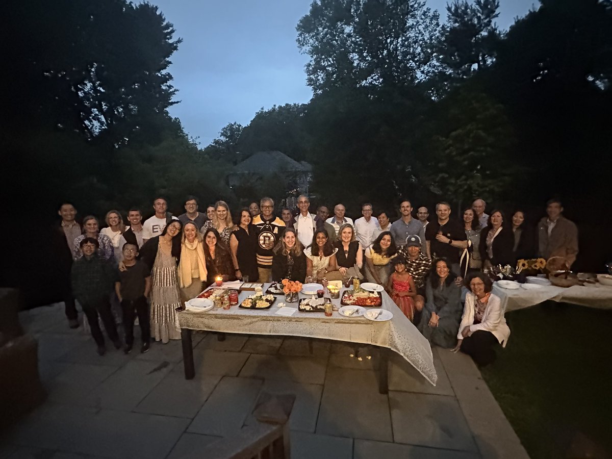 aparna1024's tweet image. A bittersweet evening celebrating years of laughter, camaraderie and love as he moves on. Grateful to have @TedHong9 by my side for almost the last decade. You will deeply missed by your @MGHCancerCenter GI onc family.