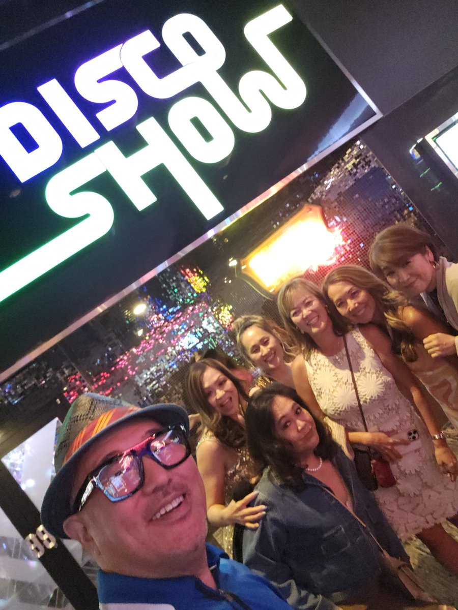 yukkienoir's tweet photo. #LasVegas 
パート2

#discoshow 
も見たよ

なかなか楽しかったーっ

このために
まるで
ピンクレディーさんを思い出す？
コスチュームも買ったんだw https://t.co/sXe2sd81bY