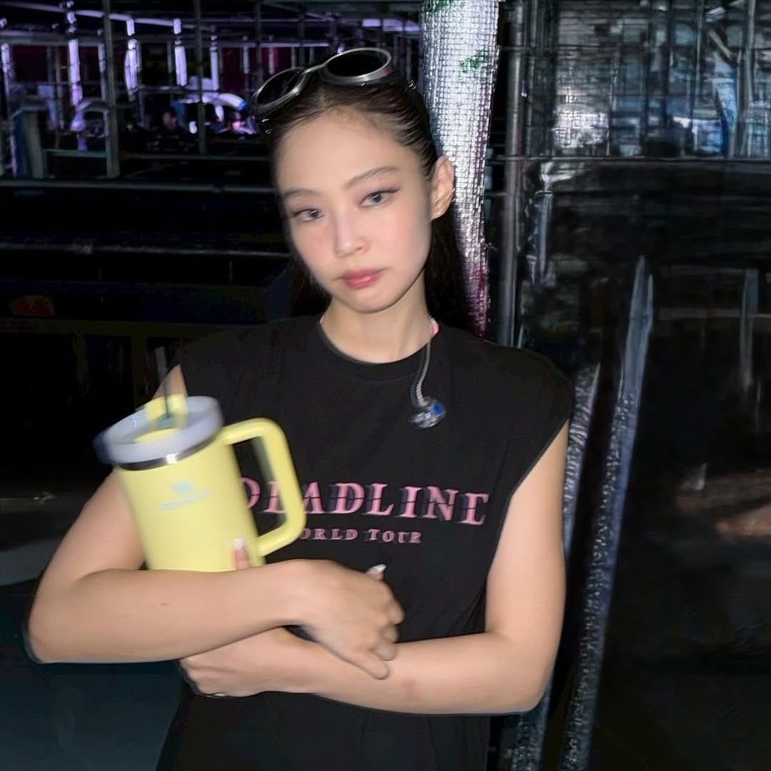 JENNIE tweet media