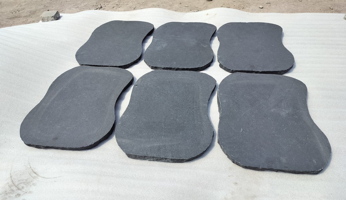 Transform your outdoor space with Lime Black Limestone Stepping Stones! Hand-cut &amp; tumbled for a rustic look, they offer durability &amp; style.
✅Weather-resistant
✅Anti-slip
✅ Perfect for any design
📦Direct from Indian quarries! 🌍 DM for samples &amp; rates: regattaexports.com