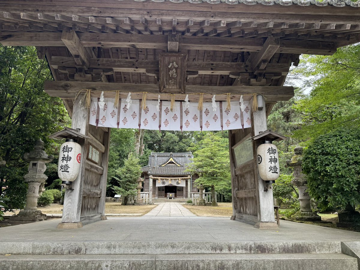 Keizo_Studio's tweet photo. 【倉田神社｜鳥取県】
杉木立の中にひっそりと佇む、凛とした空気に包まれた社。
参道を進むたび、心が洗われていくような感覚に。
観光地化されていない“本物の神社の静けさ”に出会える場所です。

#倉田神社 #神社巡り #鳥取神社 #神社好きな人と繋がりたい #御朱印巡り #パワースポット https://t.co/UaRNqvKdYg