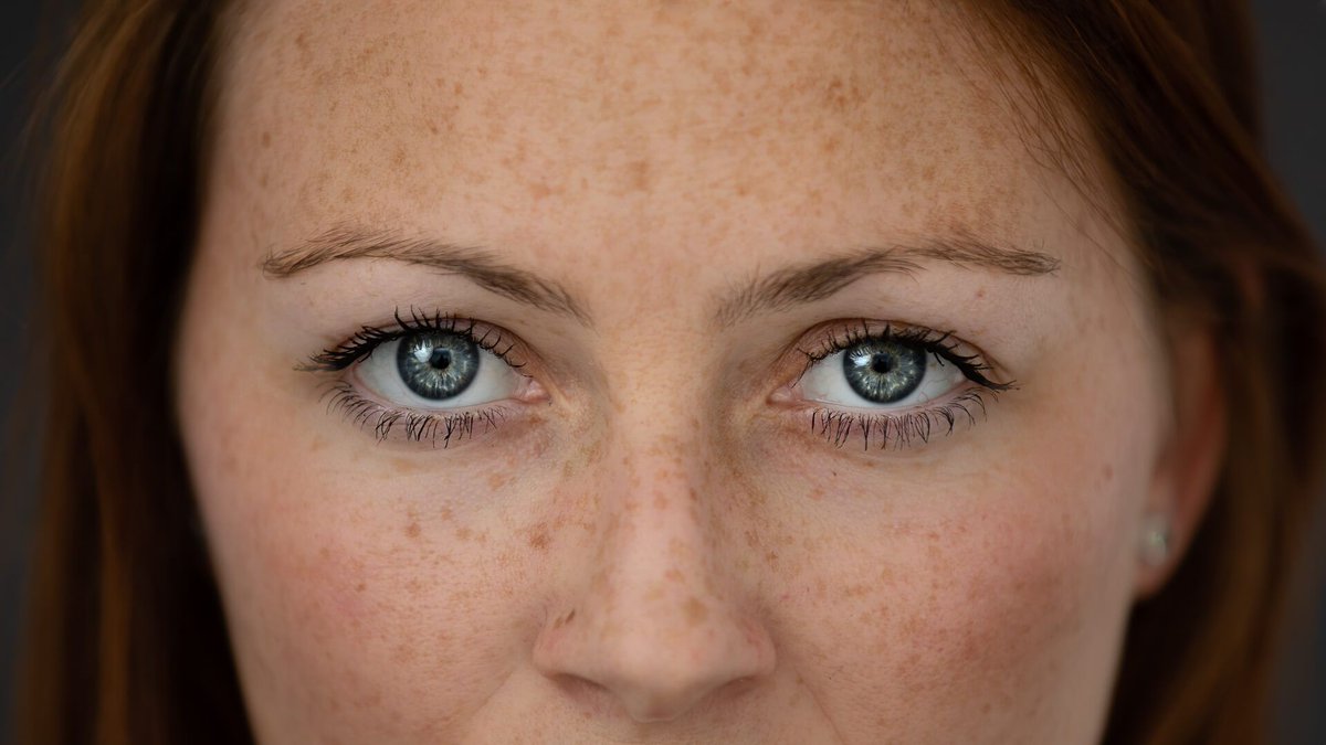 GrahamBakerGBP's tweet image. 👀 The more we see something, the more we trust it.
That’s the Mere Exposure Effect — and it’s why showing your face (and brand) often is a smart marketing move.
Here’s how it works — and how to use it in your content:
👉 buff.ly/LHJ5H62
#Marketing #MHHSBD