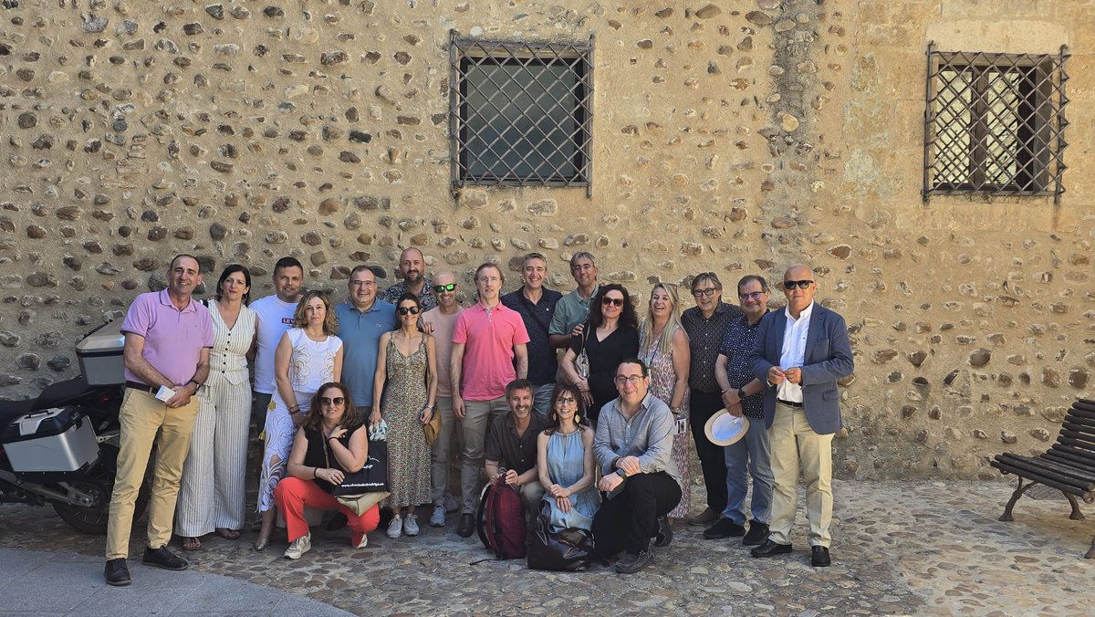 Reunión de trabajo de la red de formación.
Analizando logros alcanzados en el curso 2024-2025 y estableciendo líneas estratégicas para el curso 2025-2026.
GRACIAS al <a href="/CFIE_CR/">CFIE Ciudad Rodrigo</a> por acogernos y hacernos sentir como en casa.
#formaciónCyL #innovaCyL
#digitalizacionCyL