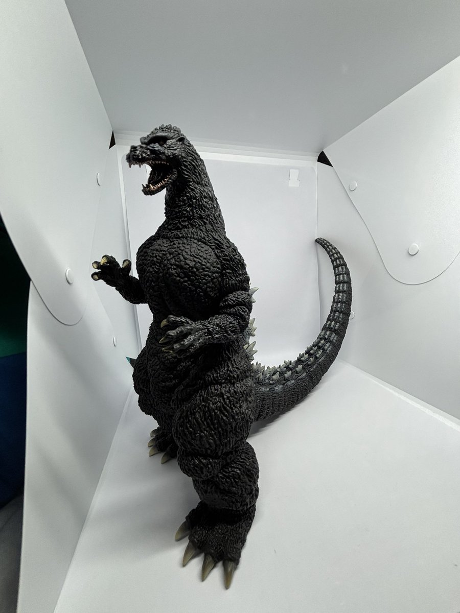 kobash02's tweet photo. 一番くじ大怪獣列伝Gのゴジラを、開封しました🗃️
デカい、カッコいい😎
私の撮影ボックスには入りませんでした😅
メカキングギドラと並べるスペースを確保しなきゃ💦
#一番くじ
#sofvics https://t.co/ErqQCpVhFG