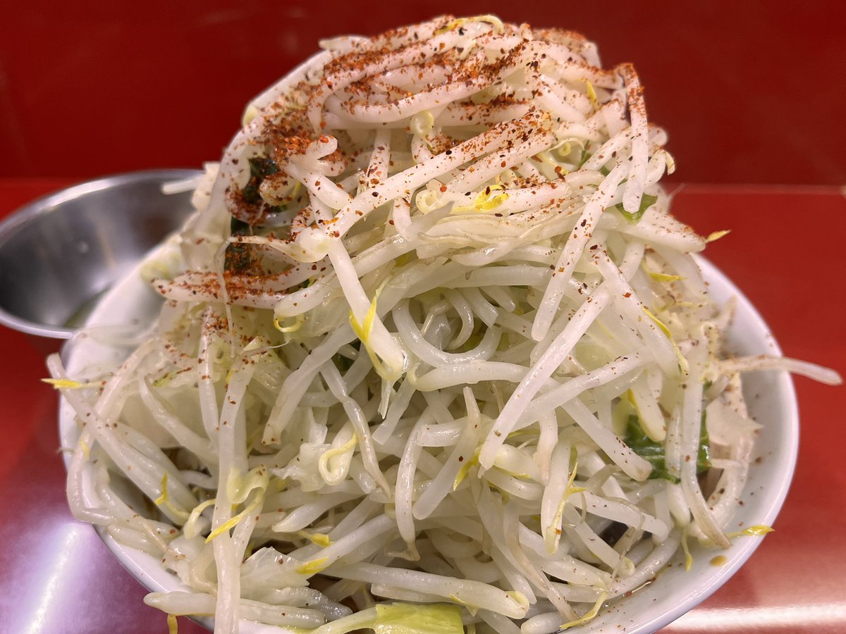 ラーメン二郎 越谷
小ラーメン
生卵野菜増し一味
いつも美味しい😋
ごちそうさまです
57/77