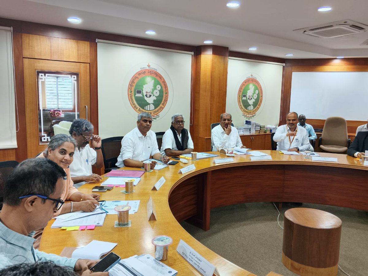 ಅಧ್ಯಕ್ಷರು, ಕನ್ನಡ ಅಭಿವೃದ್ಧಿ ಪ್ರಾಧಿಕಾರ,ಬೆಂಗಳೂರು. (@kda_bengaluru) on Twitter photo ಮಾರುಕಟ್ಟೆಯಲ್ಲಿ ಅಪೇಕ್ಷಿಸುವ ಕೌಶಲ್ಯ ಸಿದ್ಧತೆಗೆ ವಿಟಿಯು ಇನ್ನಷ್ಟು ಸಂಶೋಧನಾಯುಕ್ತವಾಗಿ ಕಾರ್ಯನಿರ್ವಹಿಸುವ ಅವಕಾಶಗಳನ್ನು ಹೊಂದಿದೆ.
#ವಿಶ್ವೇಶ್ವರಯ್ಯ_ತಾಂತ್ರಿಕ_ವಿಶ್ವವಿದ್ಯಾಲಯ #ಬೆಳಗಾವಿ #ಕನ್ನಡ_ಅನುಷ್ಠಾನ_ಪ್ರಗತಿ_ಪರಿಶೀಲನೆ #ಗಡಿನಾಡು #ಶಿಕ್ಷಣದಲ್ಲಿ_ಕನ್ನಡ
<a href="/VTU_OFFICIAL_PR/">Visvesvaraya Technological University (Official)</a> <a href="/vtuinfo/">VTU.Official</a> ಮಾರುಕಟ್ಟೆಯಲ್ಲಿ ಅಪೇಕ್ಷಿಸುವ ಕೌಶಲ್ಯ ಸಿದ್ಧತೆಗೆ ವಿಟಿಯು ಇನ್ನಷ್ಟು ಸಂಶೋಧನಾಯುಕ್ತವಾಗಿ ಕಾರ್ಯನಿರ್ವಹಿಸುವ ಅವಕಾಶಗಳನ್ನು ಹೊಂದಿದೆ.
#ವಿಶ್ವೇಶ್ವರಯ್ಯ_ತಾಂತ್ರಿಕ_ವಿಶ್ವವಿದ್ಯಾಲಯ #ಬೆಳಗಾವಿ #ಕನ್ನಡ_ಅನುಷ್ಠಾನ_ಪ್ರಗತಿ_ಪರಿಶೀಲನೆ #ಗಡಿನಾಡು #ಶಿಕ್ಷಣದಲ್ಲಿ_ಕನ್ನಡ
<a href="/VTU_OFFICIAL_PR/">Visvesvaraya Technological University (Official)</a> <a href="/vtuinfo/">VTU.Official</a>