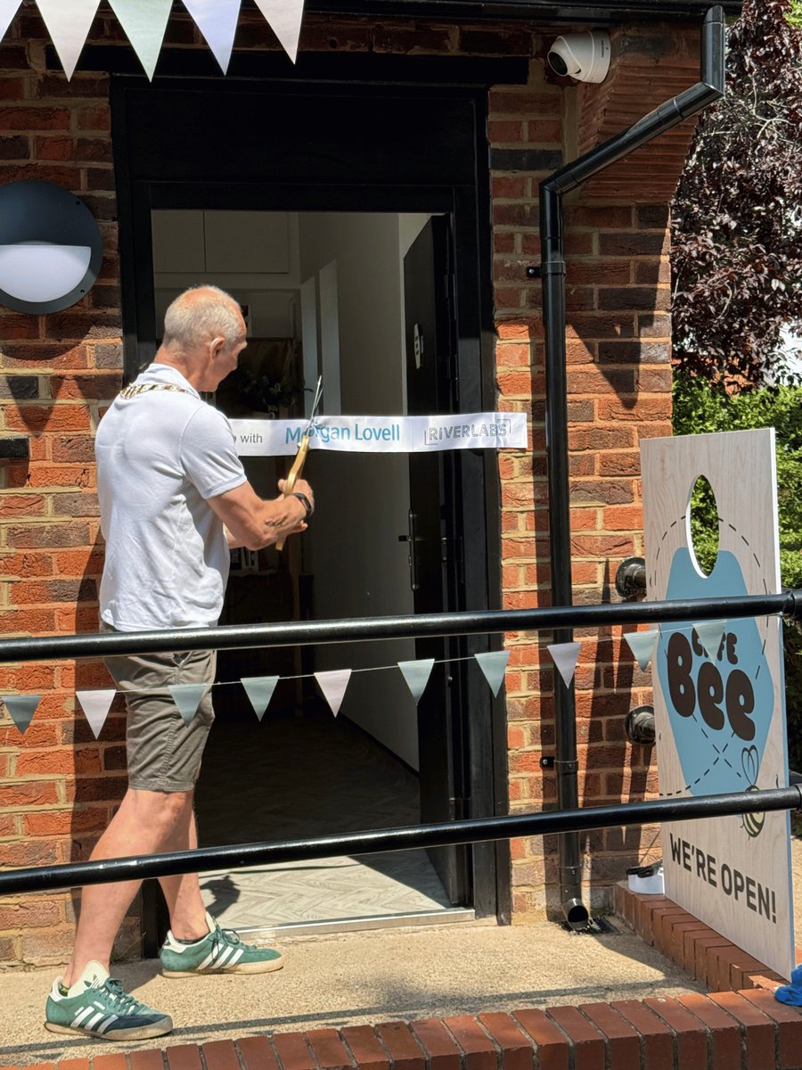 Always Bee You enables adults with learning and mental health issues to access opportunities, skills and support. We had the honour of transforming an old toilet block into a pop up café for their community, in partnership with Riverlabs.

Find out more 👉 ow.ly/LhAc50WjxcT