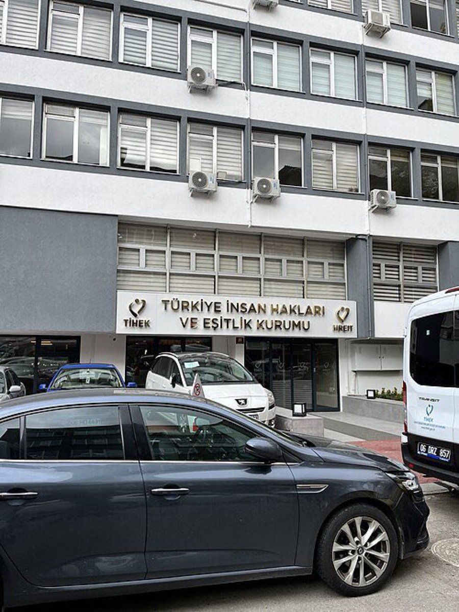 Fahirediun telefonla ya da İnternetten insan hakları ve eşitlik siparişi verebiliyor muyuz?