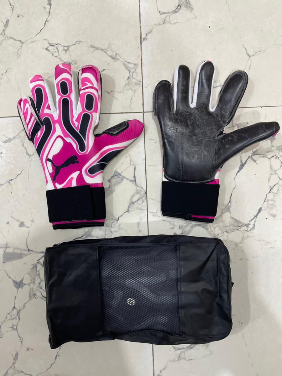 Goalkeeper Hand Gloves 

🔖 ₦30,000

📍 Kaduna