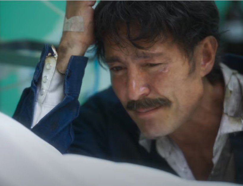 AmanecerNovelaF's tweet image. Aplausos #FernandoColunga su escena con sus niños #Leonel #Gustavo #pau 🥲🥲🥲