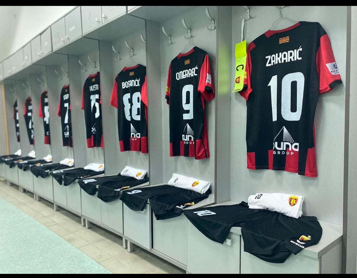 За разлика од минати времиња кога имало малтретирање, шамарање киднапирање на фудбалерите, сега има ред, мир и поредок.
Сега сме клуб, а не маалско-багабонтска збирутинка.
Затоа и има резултати.