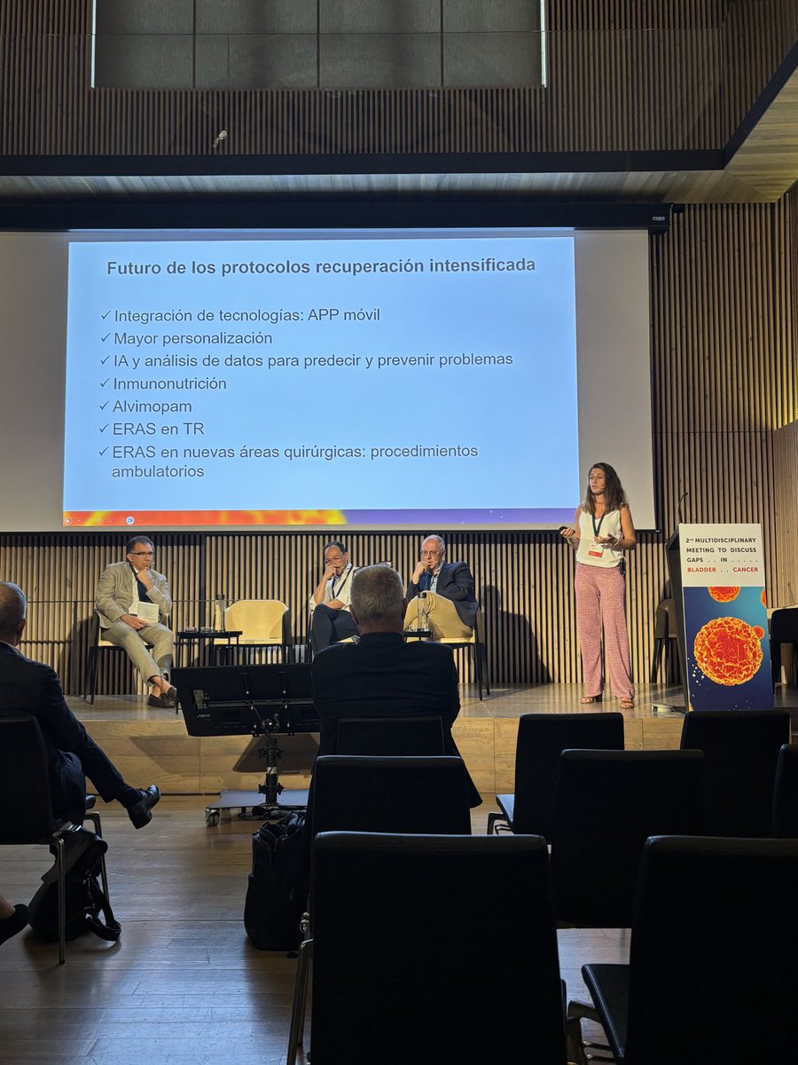 silfhomer's tweet image. Gracias por la oportunidad de explicar la importancia de implementar los protocolos de recuperación intensificada o #ERAS en cistectomía radical.
“2 multidisciplinary meeting to discuss gaps in bladder cancer”
@FPuigvert @RodriguezFaba Rodeada de expertos en cáncer de vejiga