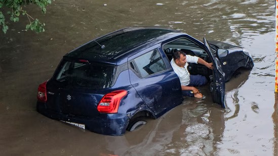 InamdarAquib1's tweet photo. > Paid 30% income tax on salary.
> Paid 30–50% tax on car.
> Paid 18% GST on car insurance.
> Paid state road tax on vehicle.
> Paid up to 60% tax on fuel.
After paying all this, he is being forced to walk through sewage,, gutter water...!
Where is our tax money going? https://t.co/GVamO17Cj5