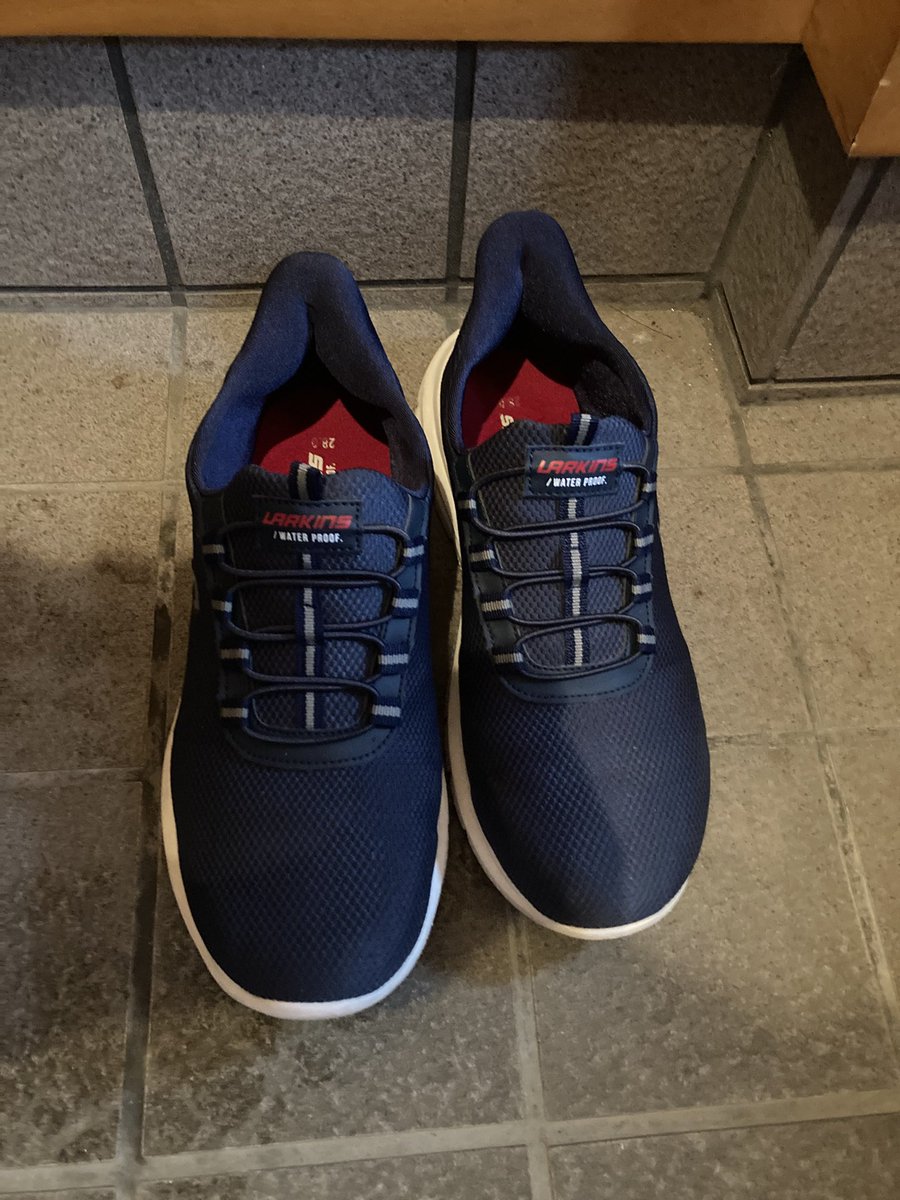 M45995637's tweet photo. 28歳になりました！

母から🎁▶︎靴
父から🎁▶︎鞄
職場の同僚▶︎シャン&amp;トリ　櫛セット
姉夫婦の引き出物
▶︎コーヒーゼリーセットとネックレス https://t.co/nzRIiH2Woa