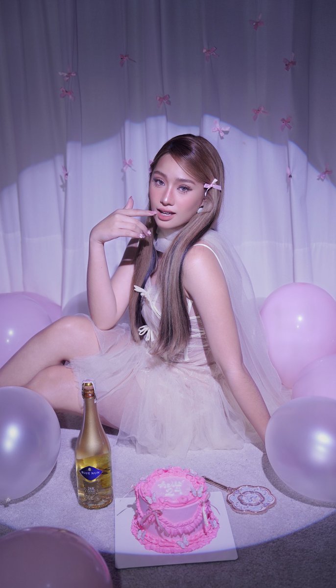 lite_lamayo's tweet image. 🥂🎂
