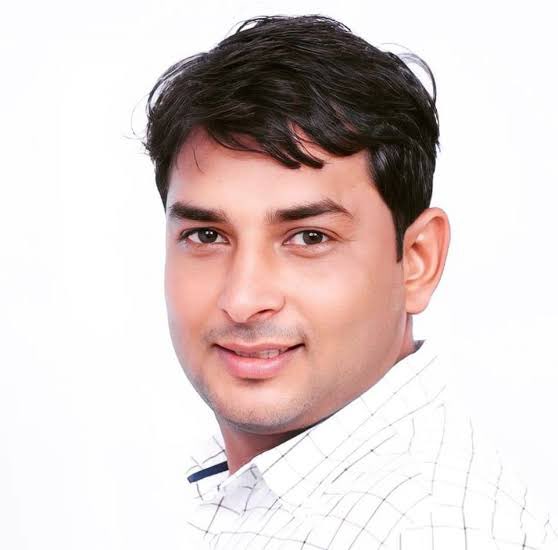 Kapil_Jyani_'s tweet photo. नरेश मीना…….

ज़मानत मंज़ूर……

पूरे घटनाक्रम से बड़े नेता बनकर उभरेंगे….. https://t.co/Yne2um8ku3