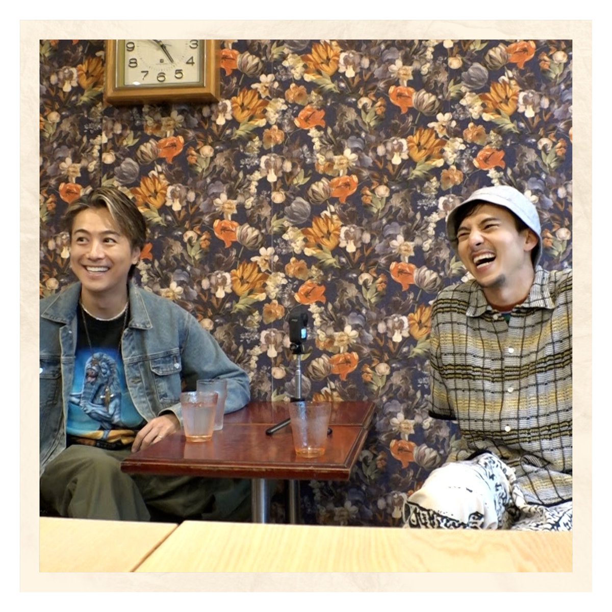 来年で #EXILE 加入20周年🎉 #TAKAHIRO と
#座間市 の絶品グルメを堪能😋💖
ランドリーカフェ「喫茶ランドリーホシノタニ団地」🧺

店内にはランドリーやアイロン台🫧
そして美味しいお料理やデザートまで🎂
TAKAHIROさんの最近の趣味とは⁉🔥

明日ひる12時45分 #メシドラ

#兼近大樹 #満島真之介