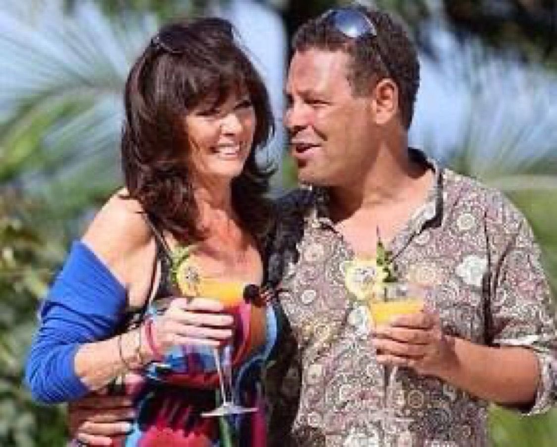 Vicki Michelle MBE π (@vickimichelle) on Twitter photo Happy Birthday Fabulous Craig Charles. Great actor, presenter and Gorgeous man Loved Red Dwarf. Fab radio shows. Wonderful memory when we did Iβm a Celebrity. Cheers #CraigCharles <a href="/CCfunkandsoul/">Craig Charles</a> <a href="/BBCMusic6/">BBC Radio 6 Music</a> <a href="/BBCRadio2/">BBC Radio 2</a> #TheGadgetShow #RobotWars <a href="/itvcorrie/">Coronation Street</a> <a href="/imacelebrity/">I'm A Celebrity...</a> #FridayVibes Happy Birthday Fabulous Craig Charles. Great actor, presenter and Gorgeous man Loved Red Dwarf. Fab radio shows. Wonderful memory when we did Iβm a Celebrity. Cheers #CraigCharles <a href="/CCfunkandsoul/">Craig Charles</a> <a href="/BBCMusic6/">BBC Radio 6 Music</a> <a href="/BBCRadio2/">BBC Radio 2</a> #TheGadgetShow #RobotWars <a href="/itvcorrie/">Coronation Street</a> <a href="/imacelebrity/">I'm A Celebrity...</a> #FridayVibes