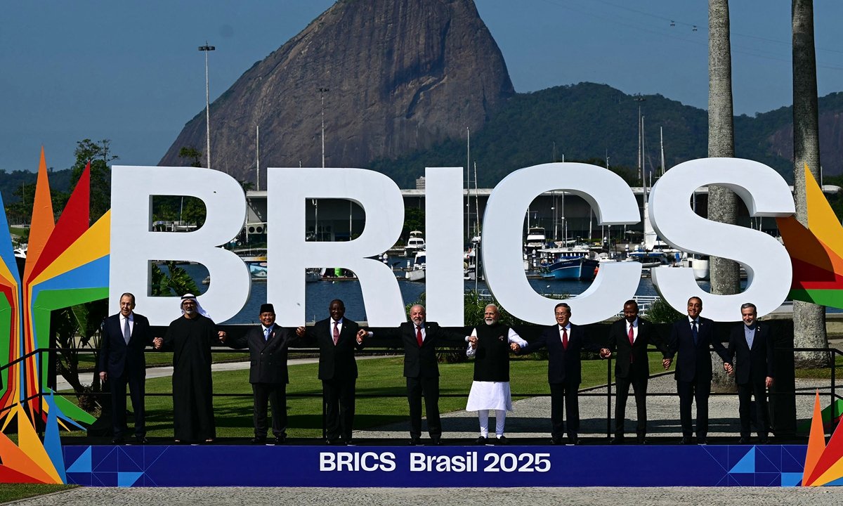 Bernard_Monot's tweet image. 🌐 🚩Les 6 & 7 juillet 2025 le 17e sommet des #BRICS était réuni à #Rio2025 au Brésil. Un événement mondial occulté par vos médias officiels !
▶️ Au programme des "bâtisseurs d’un espace économique multipolaire", les 11 pays-membres des BRICS+ s'engagent pour "un ordre mondial…