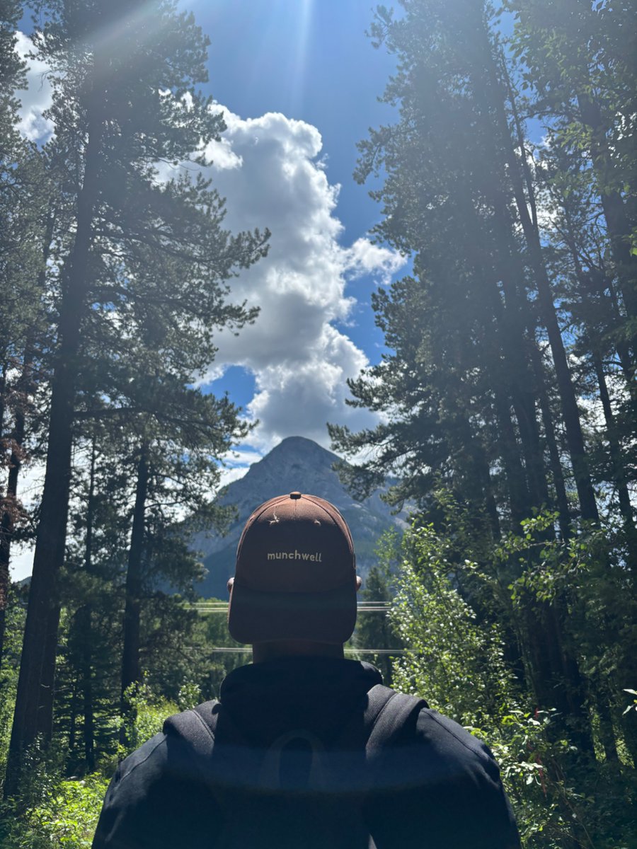 joshkarathra's tweet image. 45 mins from Calgary you get the most beautiful scenery on this earth.
45 minutes from Toronto you get Scarborough.