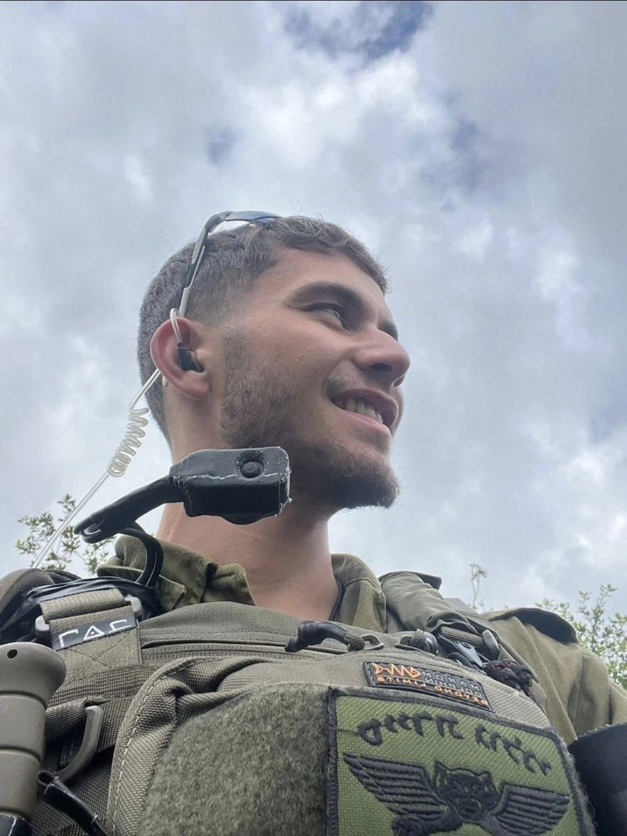 רעי נלחם בחאן יונס.
הוא וחבריו הגיבורים השמידו תשתיות של חמאס.
הוא נהרג באחד מפיצוצי הבתים.

הוא לא נפל לשווא.
הוא מסר את נפשו כדי שהמחבלים לא ייצאו משם שוב לטבוח בתושבי כפר עזה ובארי.
כדי להחזיר את אחינו החטופים.

זו המלחמה הכי מוצדקת בעולם.
💔🇮🇱