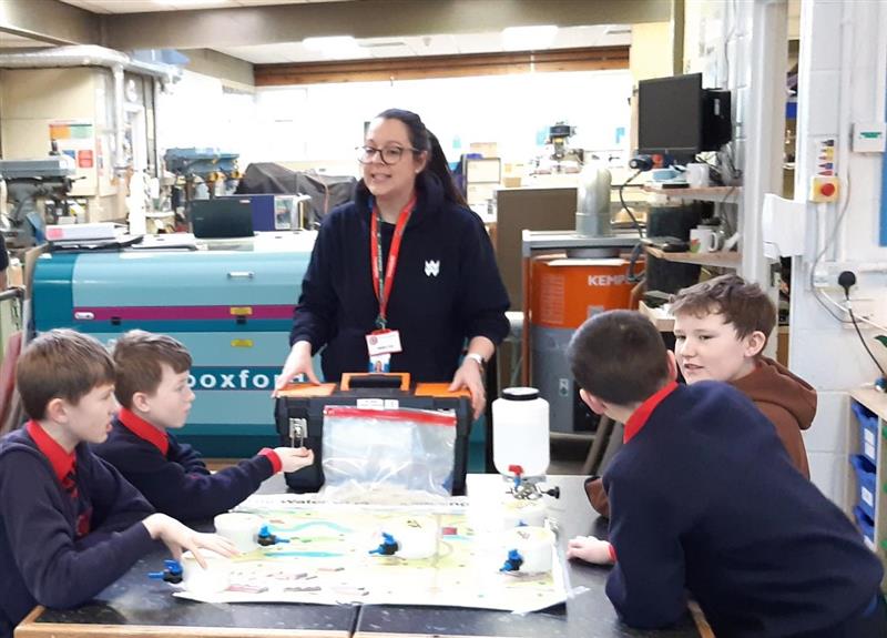 Eisiau cysylltu eich myfyrwyr â phrofiadau go iawn? 🌍

Archwilio ystod o weithgareddau gyda chyflogwyr drwy'r Gyfnewidfa Addysg Busnes.

O weithdai i ymweliadau safle, mae ‘na gyfleoedd diddiwedd i fyfyrwyr. 
gyrfacymru.llyw.cymru/cyfnewidfa-add…