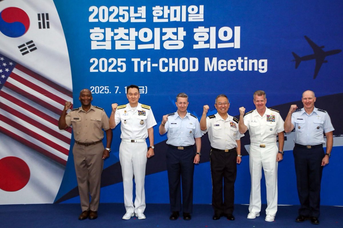 CDRUNCCFCUSFK's tweet image. Today’s Chiefs of Defense meeting in Seoul strengthens our trilateral partnership, a cornerstone of regional security. It reinforces our ironclad commitment to peace, deterrence, and readiness in the Indo-Pacific.

jcs.mil/Media/News/New…