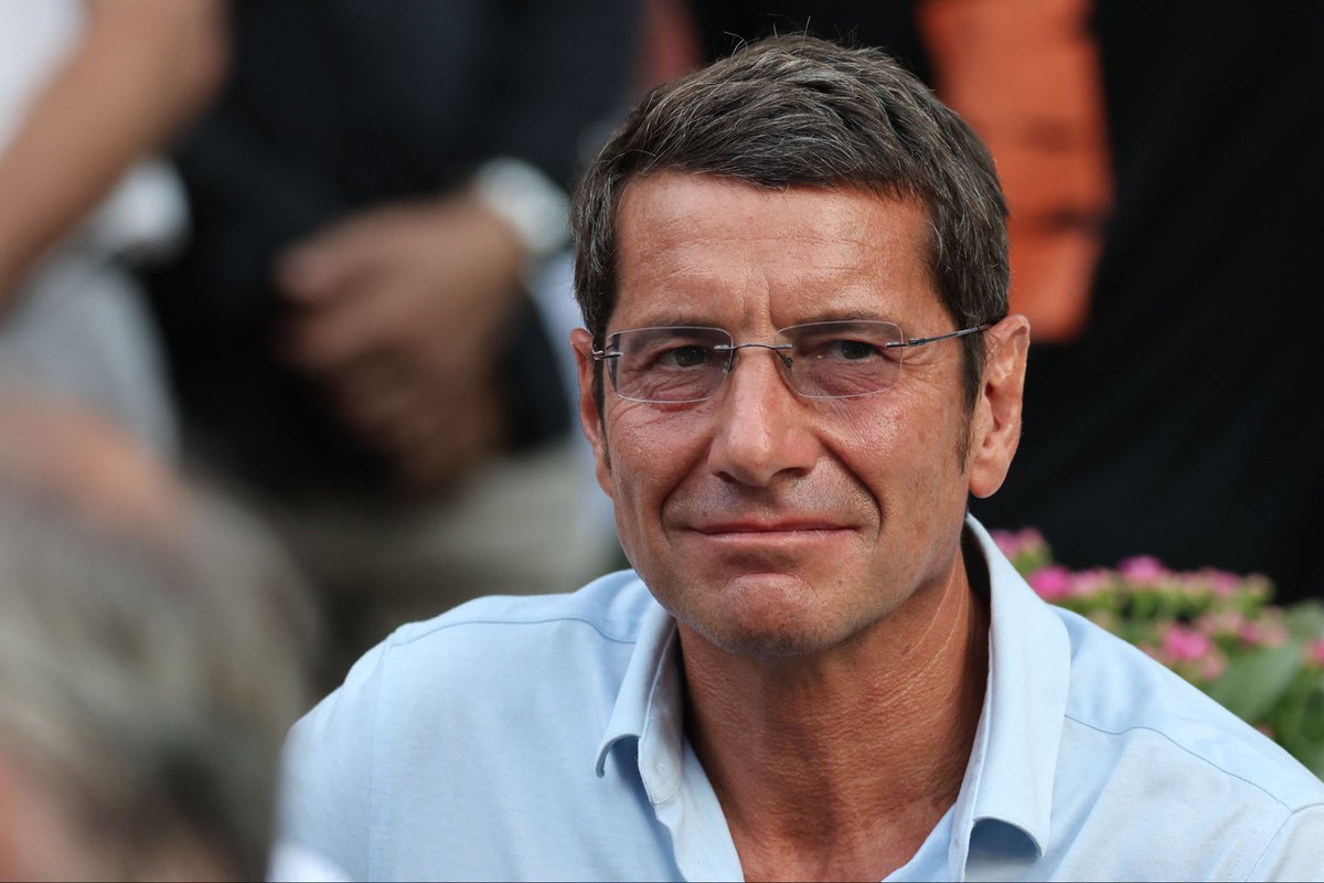 FactuelOff's tweet image. 🖊️ « Cher État Big Mother, prière de rester sur le pas de la porte »
🥦 L’État vous a dit quoi manger.
🌡️ Comment vous chauffer l’hiver.
🧊 Comment vous rafraîchir l’été.
🚲 Comment vous déplacer.
👕 Combien de fois porter vos vêtements.
🛋️ Et maintenant… il juge votre salon…