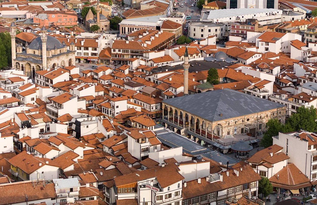Güzel Gonyam'ın Kapu Camisine bir de bu açıdan bakalım. Hayırlı Cumalar. Dualarda buluşalım inşallah.