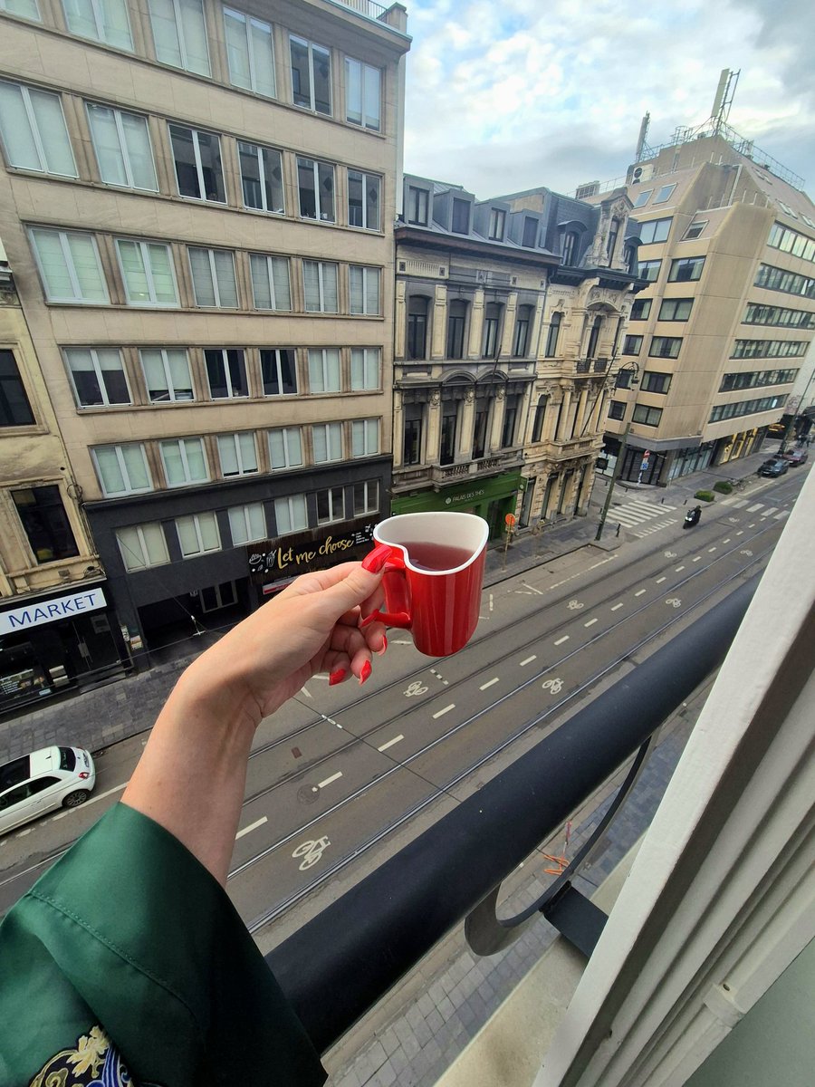 GM Degens 🧡🌞 Happy Friday 🍵