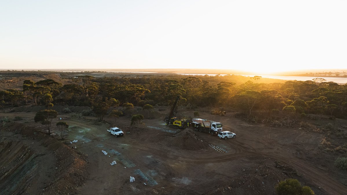 thepickmagazine's tweet image. Golden Horse Minerals (ASX: $GHM) strikes deeper gold at Hopes Hill, unveiling high-grade zones beneath the historic pit and eyeing new northern extensions.
Read more: the-pick.com.au/news/golden-ho…
#GoldenHorse #GHM #HopesHill #GoldExploration #ASX #MiningNews #WesternAustralia