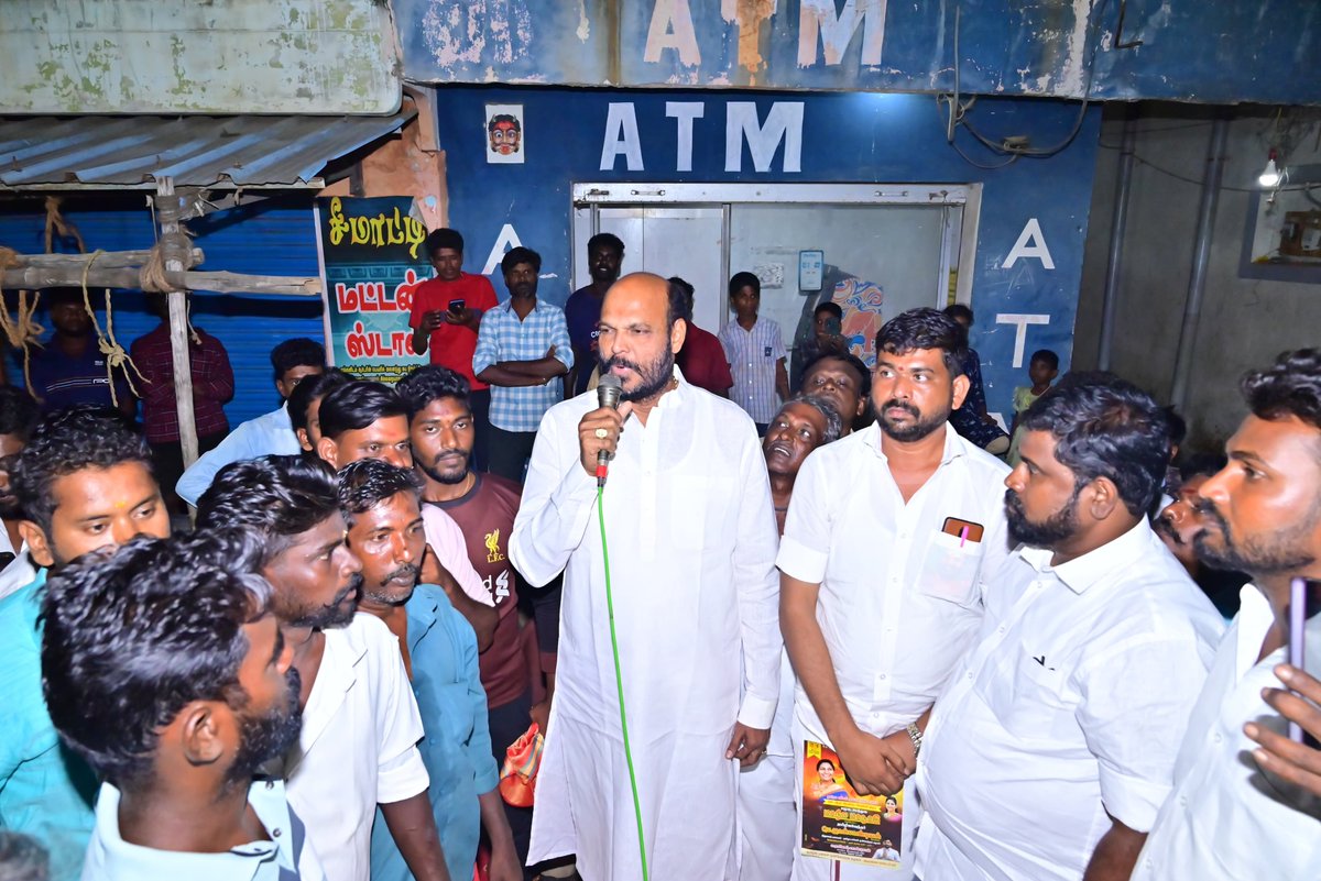 நேற்றைய தினம், ஆகஸ்ட் 24 அன்று திண்டுக்கல்லில் நடைபெற உள்ள 25-ஆம் ஆண்டு வெள்ளி விழா மற்றும் சமூக-சமத்துவ மாநாடு குறித்து, மக்கள் சந்திப்பு சுற்றுப்பயணத்தின் ஒரு பகுதியாக, சிவகங்கை வடக்கு மாவட்டத்தில் உள்ள தேவகோட்டை பகுதியில் நடந்த மக்கள் சந்திப்பு நிகழ்ச்சியில் கலந்து கொண்டேன்.