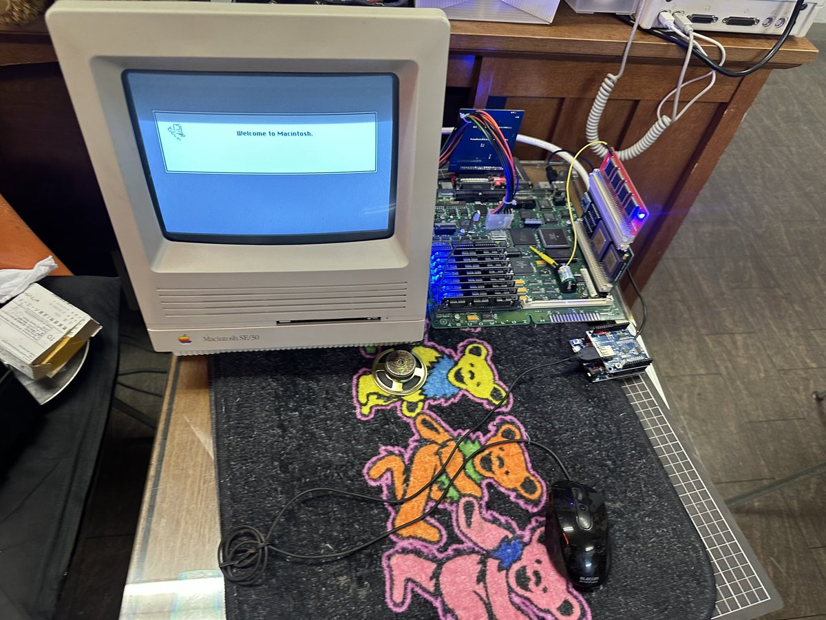 infinity5750's tweet photo. Few geeks say that the #PDSROM occupies the PDS and the card cannot be used. However, I think that very few people use PDS cards these days. The Interware Booster50 also works as a riser card, so the #PDSROM can be used. *IIsi ROM requires special firmware. https://t.co/N4k4FBZwHn
