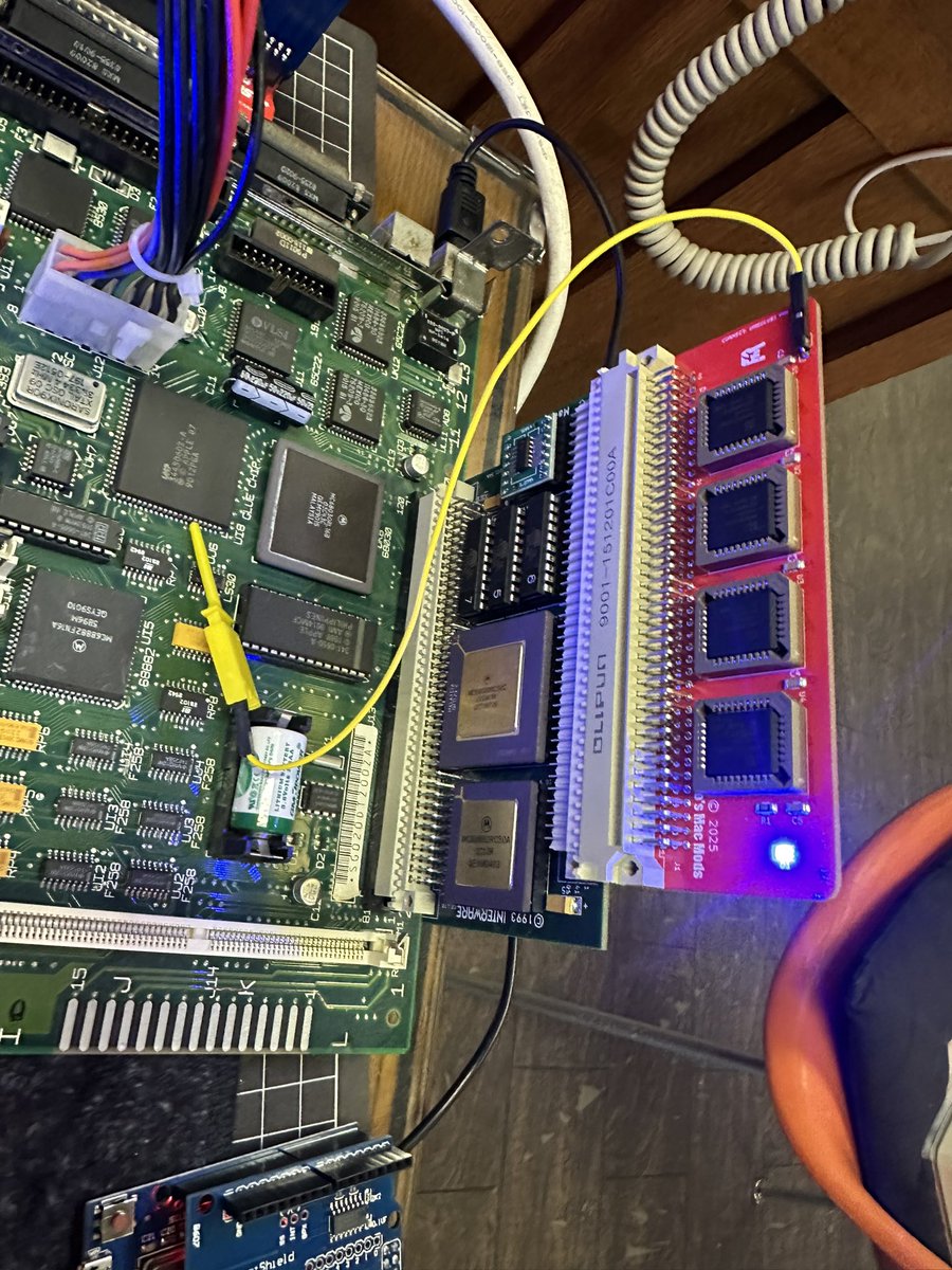 infinity5750's tweet photo. Few geeks say that the #PDSROM occupies the PDS and the card cannot be used. However, I think that very few people use PDS cards these days. The Interware Booster50 also works as a riser card, so the #PDSROM can be used. *IIsi ROM requires special firmware. https://t.co/N4k4FBZwHn
