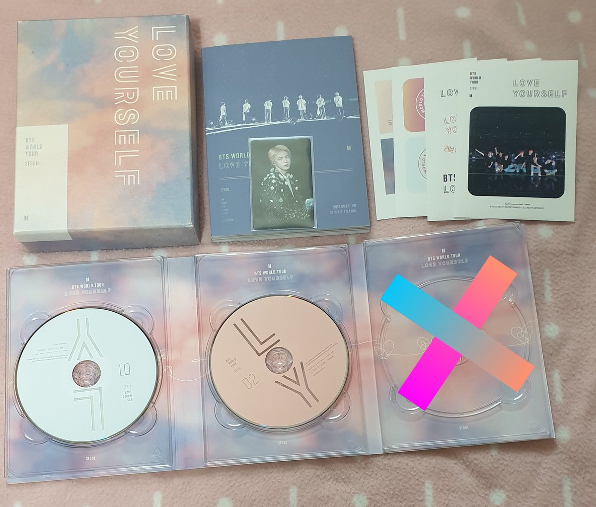 pborapbora's tweet photo. BTS 방탄소년단 포카 포토카드 POCA PHOTOCARD LOVE YOURSELF SEOUL DVD JIN 석진 럽셀 서울 LS

럽셀 서울 set 2.5 (사진에 보이는 구성품)
 * Only poca 2.3
* 포카제외 나머지 0.3
* dvd no.3 ❌ (dvd 1장 없음)

배송비 별도 https://t.co/ca5QIFHN5k