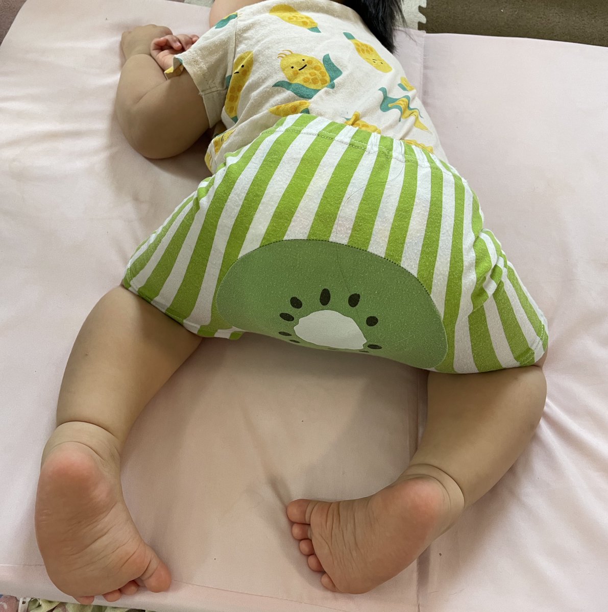 yuyukyun's tweet image. さばみそTシャツ可愛すぎませんか…?これでベッドマン使いに🛌お尻にドーンと模様ついてるやつ、可愛いのに95サイズまでだ🥹だんだん可愛い服が減っていく…!