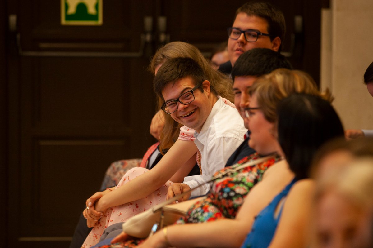 En <a href="/UCOMILLAS/">Universidad Pontificia Comillas</a> y la Cátedra de Familia y Discapacidad tenemos abiertos dos procesos de selección:

- Docente-Tutor en los Programas DEMOS: intranet.comillas.edu/TrabajaenComil…

- Preparador laboral_ 2 vacantes: intranet.comillas.edu/TrabajaenComil…