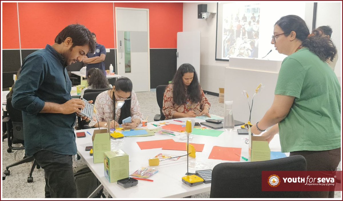 yfs_official's tweet image. Today’s Solar Lamp Assembly activity saw the incredible energy of 16 enthusiastic Google volunteers come together for a meaningful cause! 💡